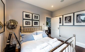 Luxurious Wandsworth Home Close to Putney Heath by Underthedoormat