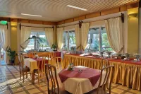 Kalloni Bay Hotels near COOLNET
