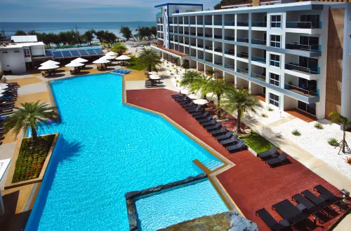 GrandBlue Resort & Beachclub