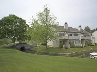 The Ponds at Foxhollow Hotels in Lee