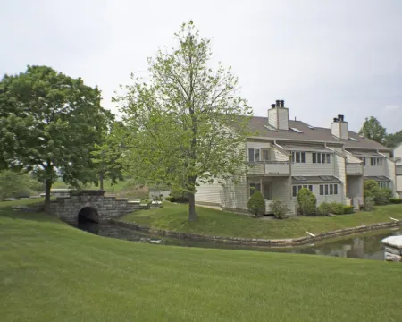 ザ ポンズ アット フォックスホロウ リーのホテル