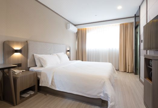 HanTing Hotel (Shenzhen Huaqiangbei Yannan Subway Station)