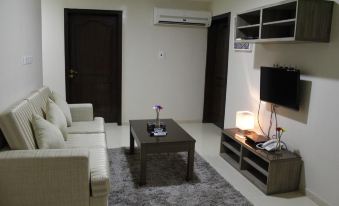 Plaza Home