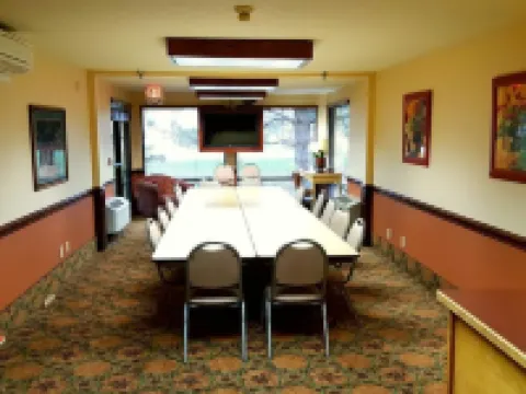 Horse Creek Inn Hotels in Mccook