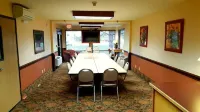 Horse Creek Inn Hotels in Mccook