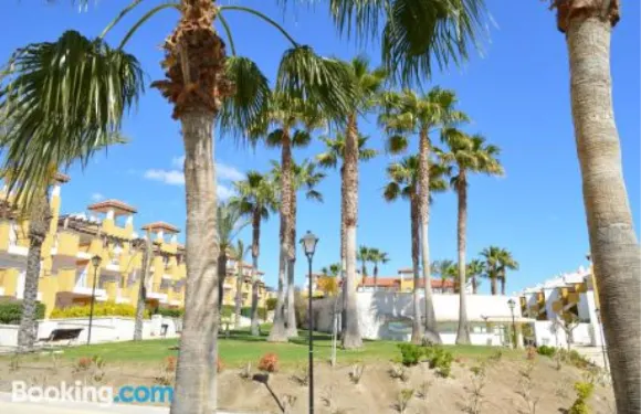 薩利納斯維拉斯公寓