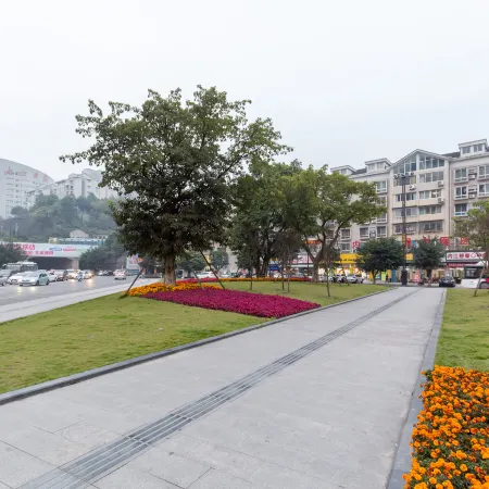 Aiya Hotel (Neijiang East Station)