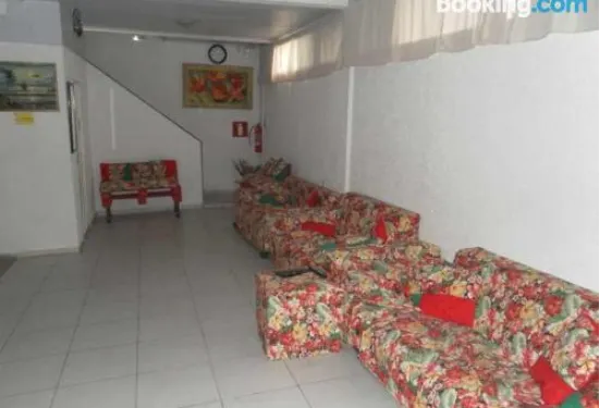 奧裏藏特米納斯旅舍