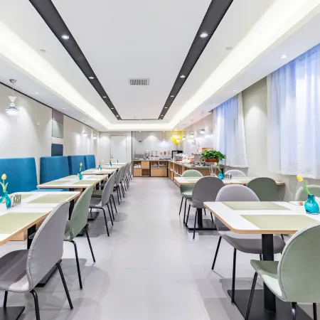 Homeinn Selected Hotel (Baotou Railway Station)