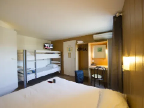 Brit Hotel Essentiel Pau Lescar Hotels in Lescar