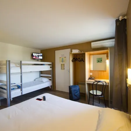 Brit Hotel Essentiel Pau Lescar