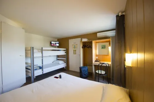 Brit Hotel Essentiel Pau Lescar Hotels in Lescar