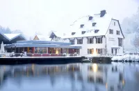 Malteser Komturei Hotel / Restaurant - parking
