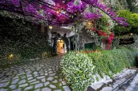 Hotel Pellegrino - parkir