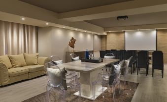 Royal Garden Villas, Luxury Hotel