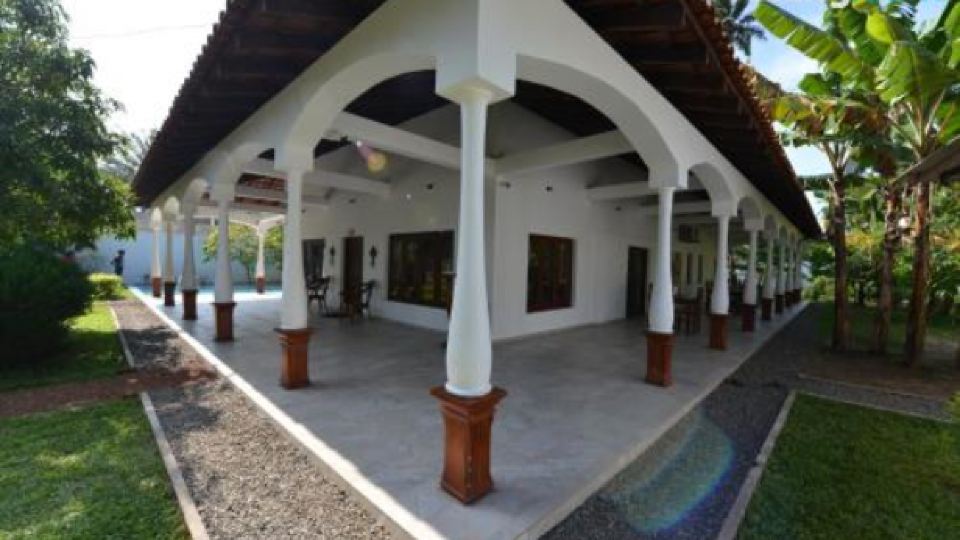 Lucas Memorial Hotel