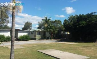 Bushchooks Travellers Village