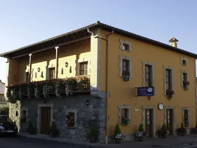 Posada la Rivera de Escalante Các khách sạn ở Laredo