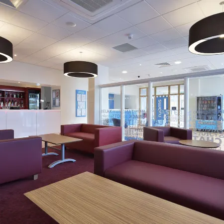 Travelodge Liverpool Edge Lane Отели рядом с достопримечательностью «Зал Спик»