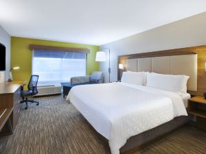 Holiday Inn Express & Suites Grand Rapids - Airport North