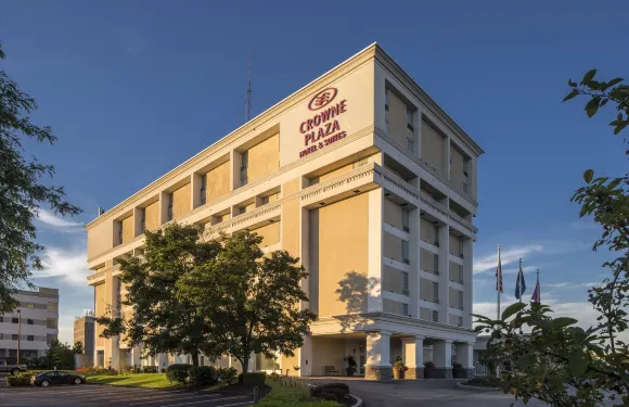 Crowne Plaza Suites 匹茲堡南