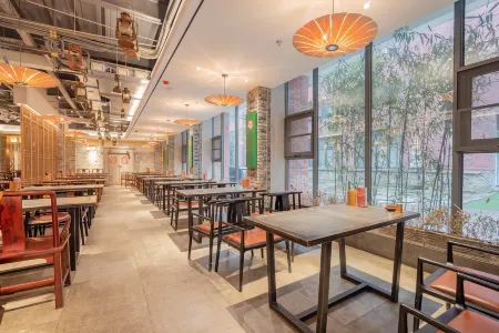 Yunlu garden hotel（Duyun sanxian museum branch） Отели рядом с достопримечательностью «Duyun Garden Expo Park»