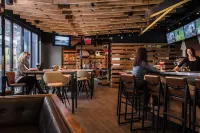 Delta Hotels Waterloo - bar