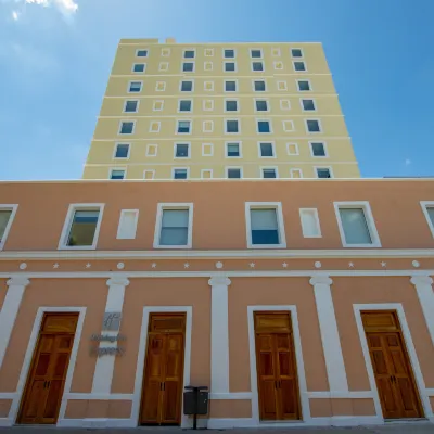 Holiday Inn Express MERIDA CENTRO by IHG Hôtels à proximité de : Stade Carlos Iturralde