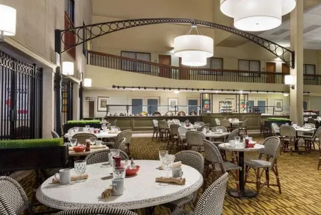 Arcadian Hotel Brookline Отели рядом с достопримечательностью «Dexter Park»