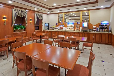 Rockville Centre Hotel - JFK Airport