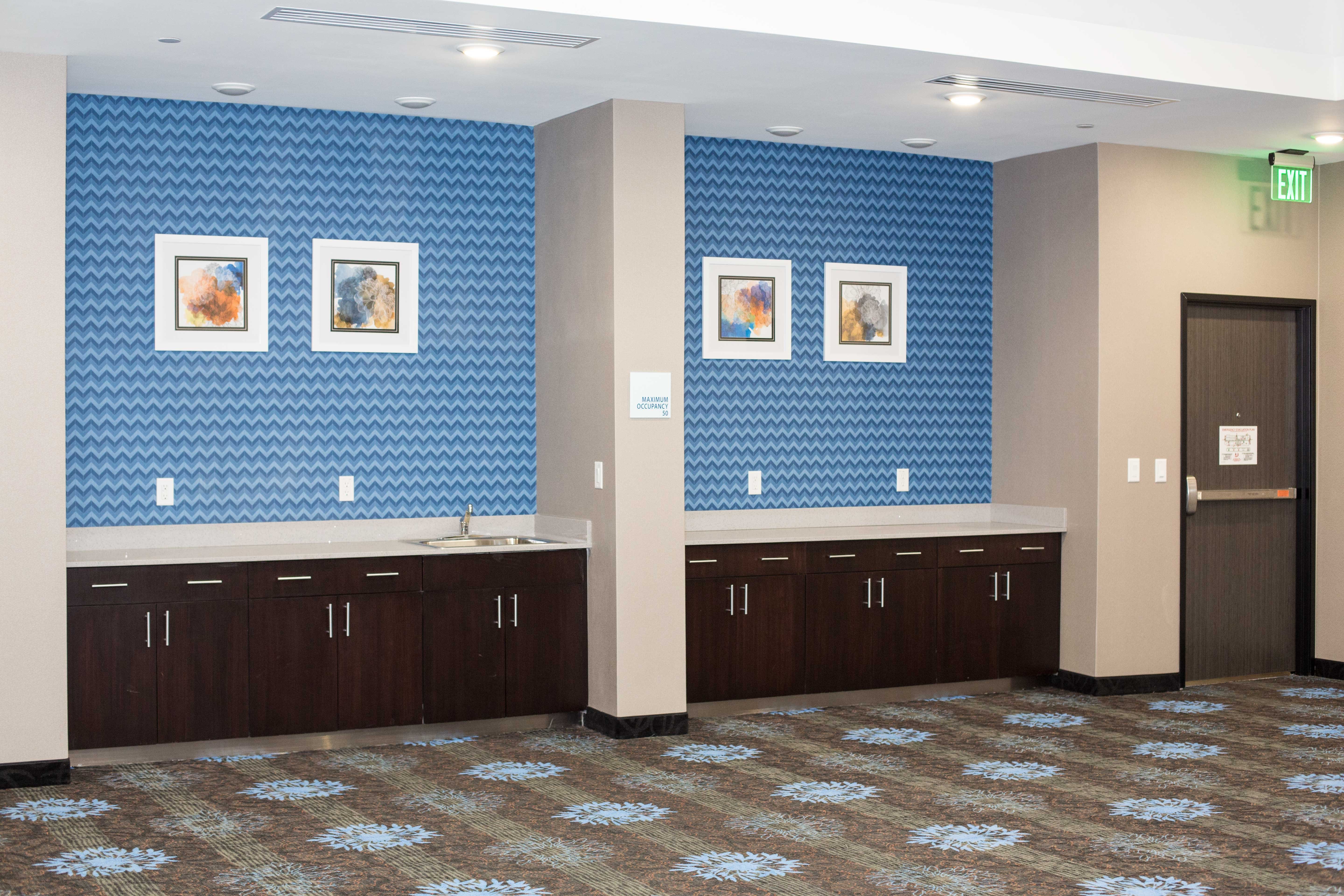 Holiday Inn Express & Suites Oklahoma City Southeast, an Ihg Hotel