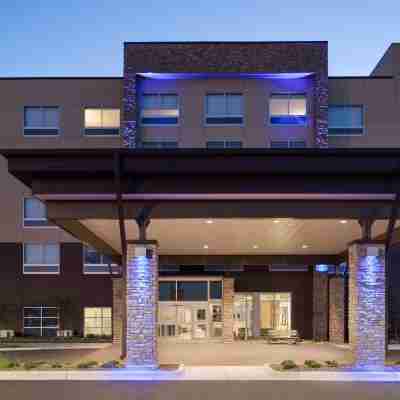 Holiday Inn Express & Suites Duluth North - Miller Hill Hotel Exterior