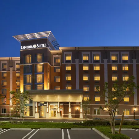 Holiday Inn Express Miami Airport-Blue Lagoon Area, an IHG Hotel
