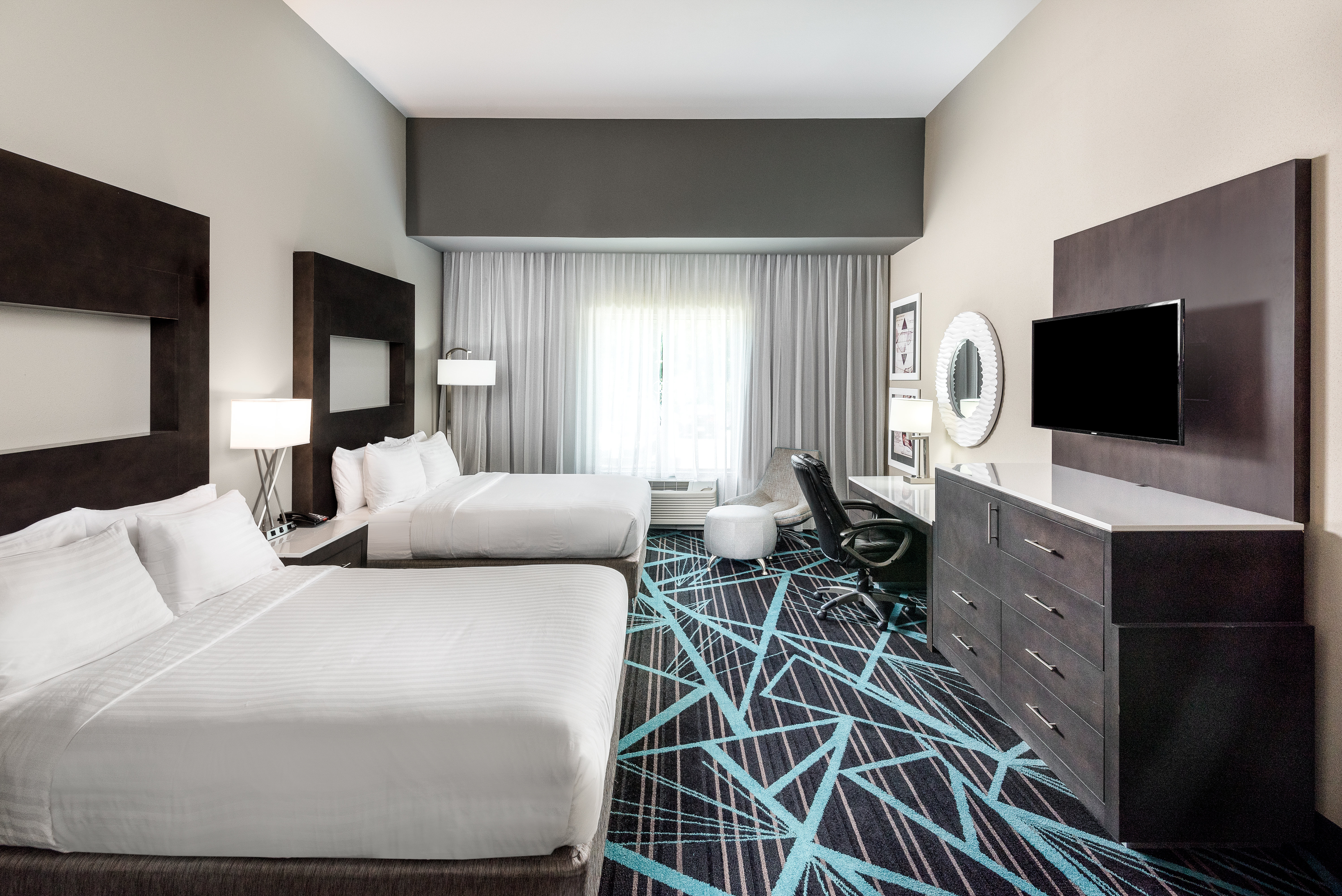 Holiday Inn Express & Suites - Charlotte Airport, an Ihg Hotel