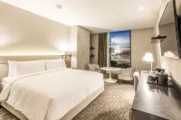 Four Points by Sheraton Puebla Hotels near Plaza la Fama