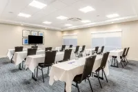 Holiday Inn Express & Suites Springfield North