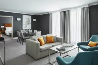 ロンドン・ヒースロー・マリオット・ホテル ウィロー・ツリー・オープン・スペース周辺のホテル