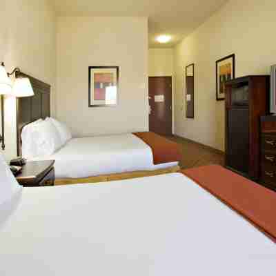 Holiday Inn Express & Suites Sweetwater Rooms
