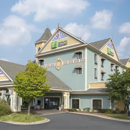 Holiday Inn Express HOLLAND by IHG