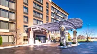 Holiday Inn & Suites Warren Hotels in Warren
