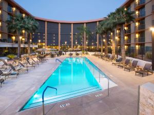 Embassy Suites by Hilton Phoenix Biltmore