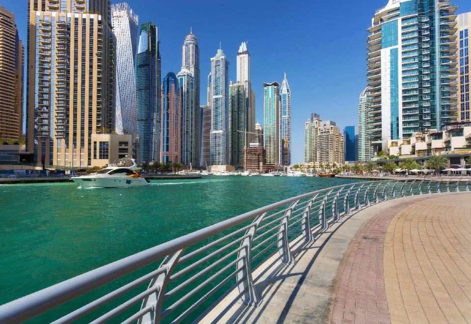 2. 알 쿠리 호텔 ..