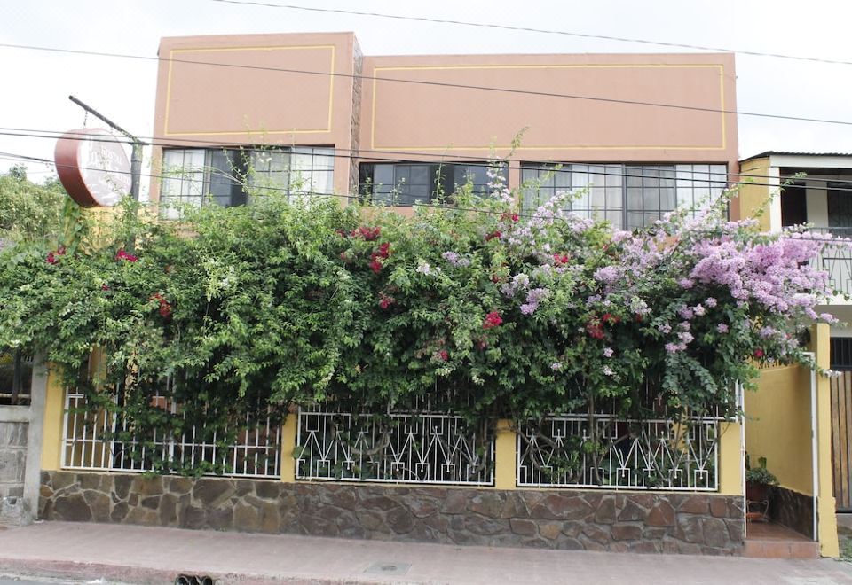 Hostal Don Guillermo - Housity