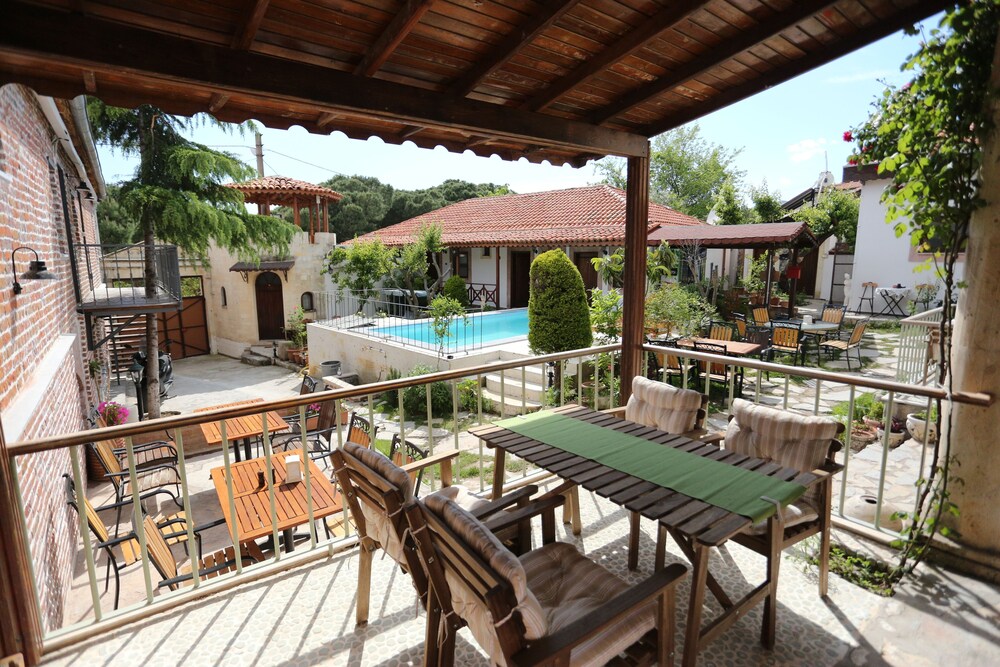 Akropolis Guest House