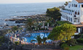 Kalos Hotel