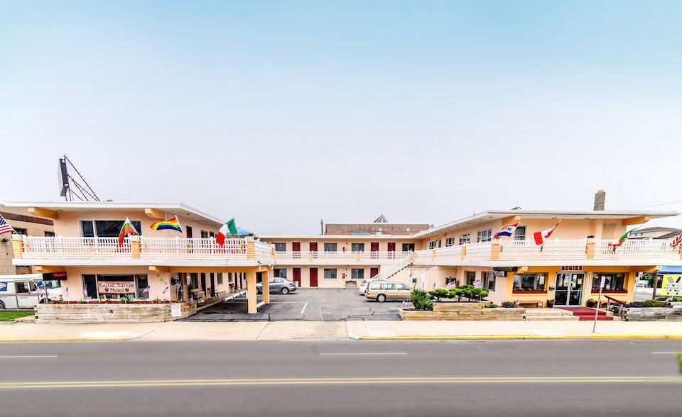 The Coral Sands Motel - Housity
