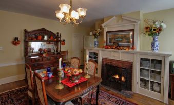 Grape Arbor Bed and Breakfast - Housity