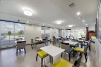 Comfort Inn & Suites Victoria North Các khách sạn ở Victoria