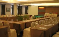 Theme Park & Resort Hotel Pantai Cermin - Homestays