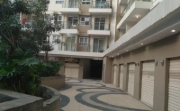 Smart Room at Gateway Pasteur Apartment
